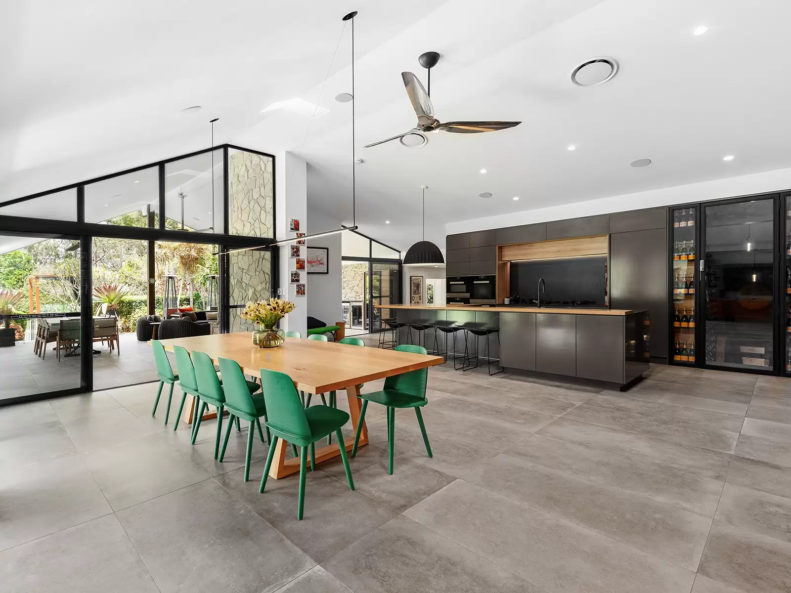 154 Formosa Road, Gumdale Sold by Queensland Sotheby's International Realty - image 1