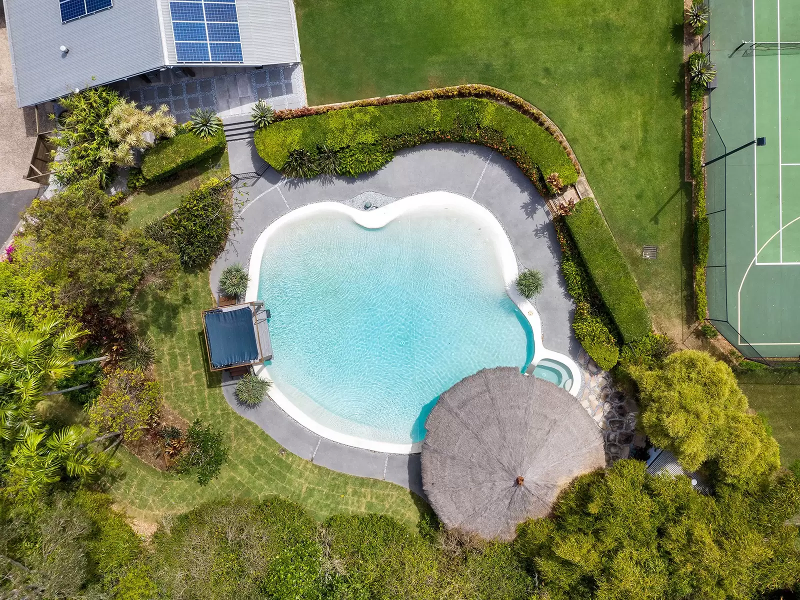154 Formosa Road, Gumdale Sold by Queensland Sotheby's International Realty - image 1
