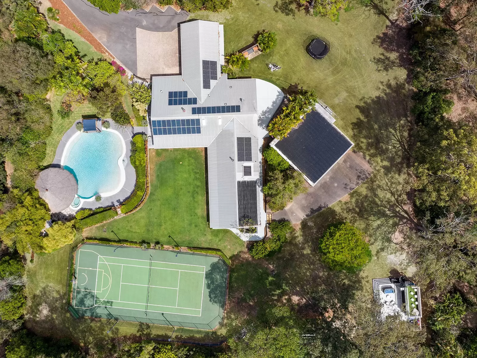 154 Formosa Road, Gumdale Sold by Queensland Sotheby's International Realty - image 1