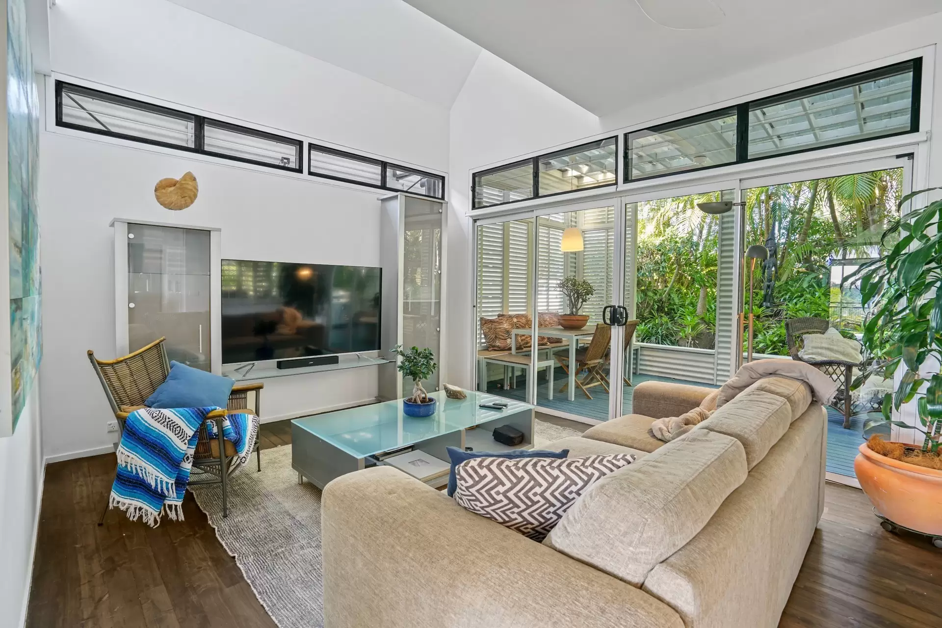 17 Vantage Point Drive, Burleigh Heads Sold by Queensland Sotheby's International Realty - image 1