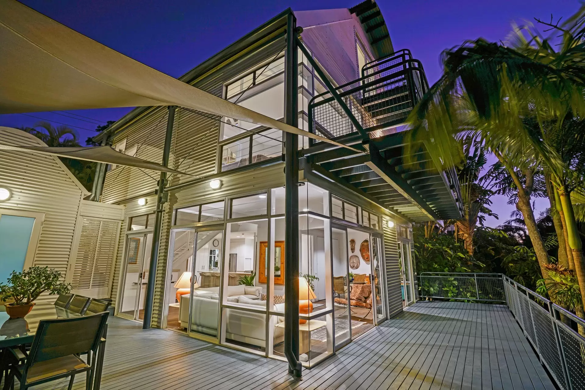 17 Vantage Point Drive, Burleigh Heads Sold by Queensland Sotheby's International Realty - image 1
