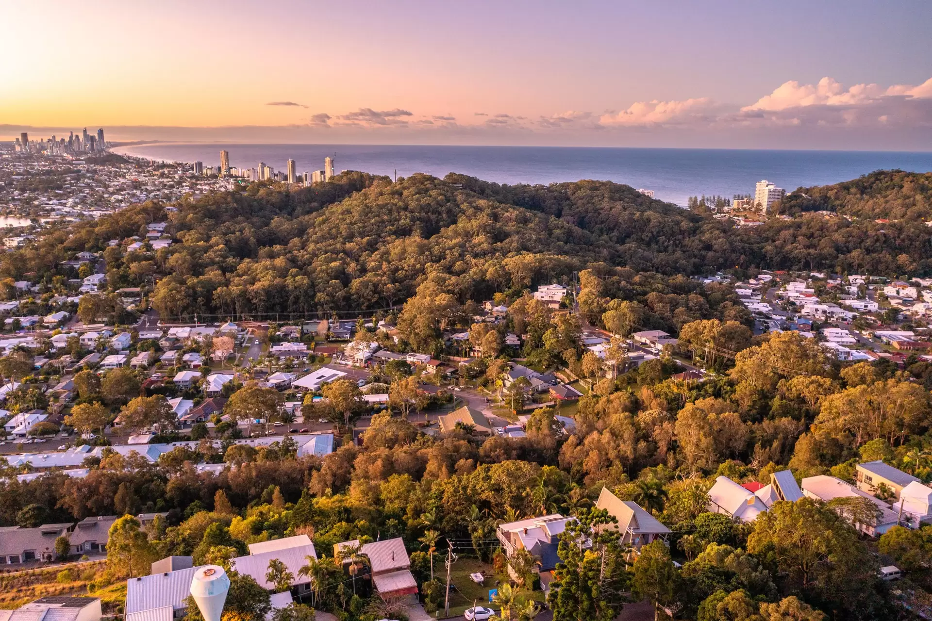 17 Vantage Point Drive, Burleigh Heads Sold by Queensland Sotheby's International Realty - image 1