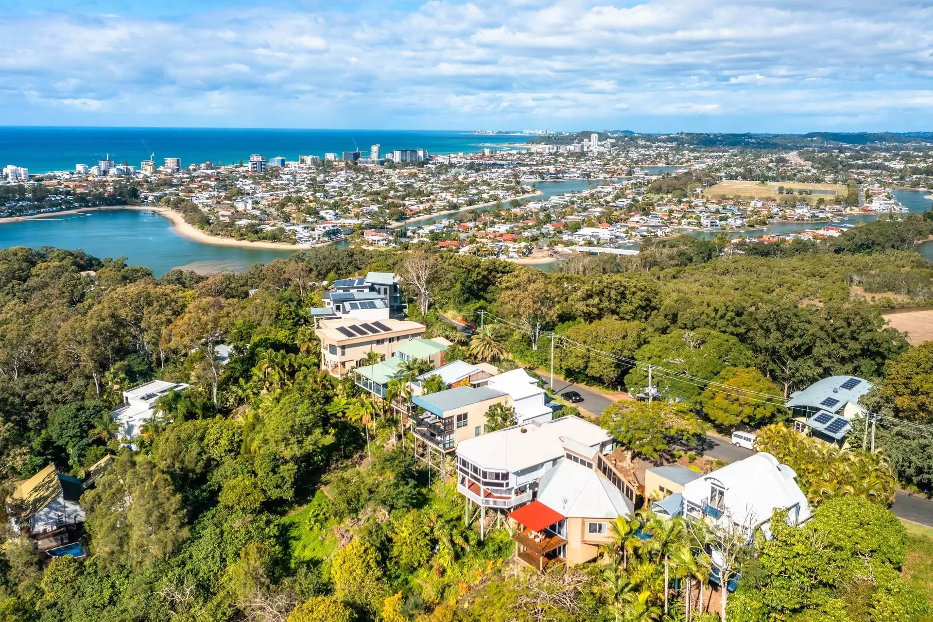 17 Vantage Point Drive, Burleigh Heads Sold by Queensland Sotheby's International Realty - image 1