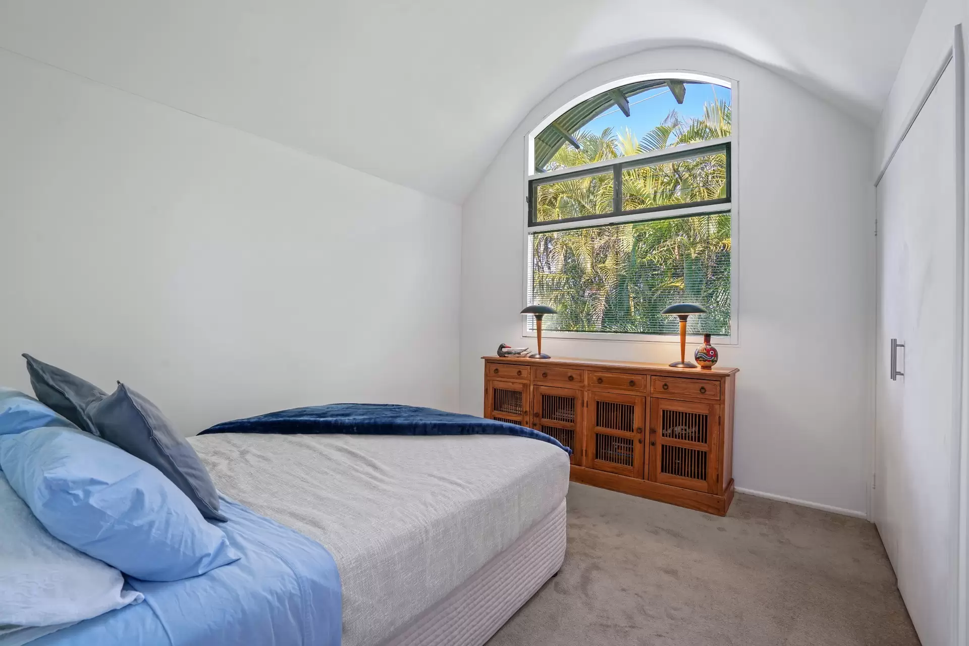 17 Vantage Point Drive, Burleigh Heads Sold by Queensland Sotheby's International Realty - image 1