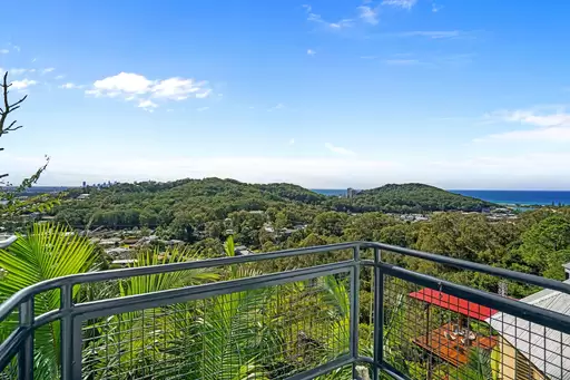 17 Vantage Point Drive, Burleigh Heads Sold by 