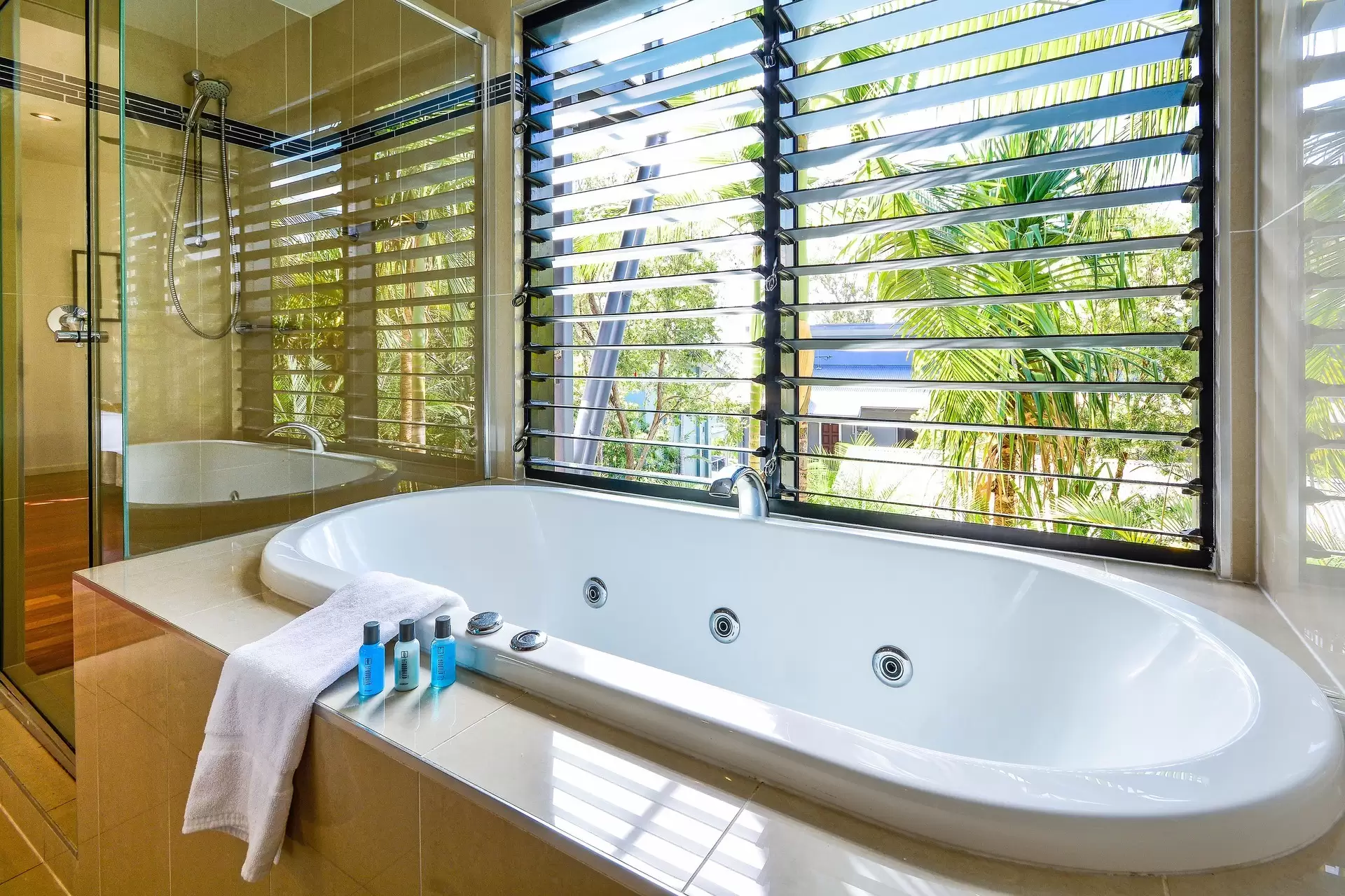 1 Banksia Court, Hamilton Island Sold by Queensland Sotheby's International Realty - image 1