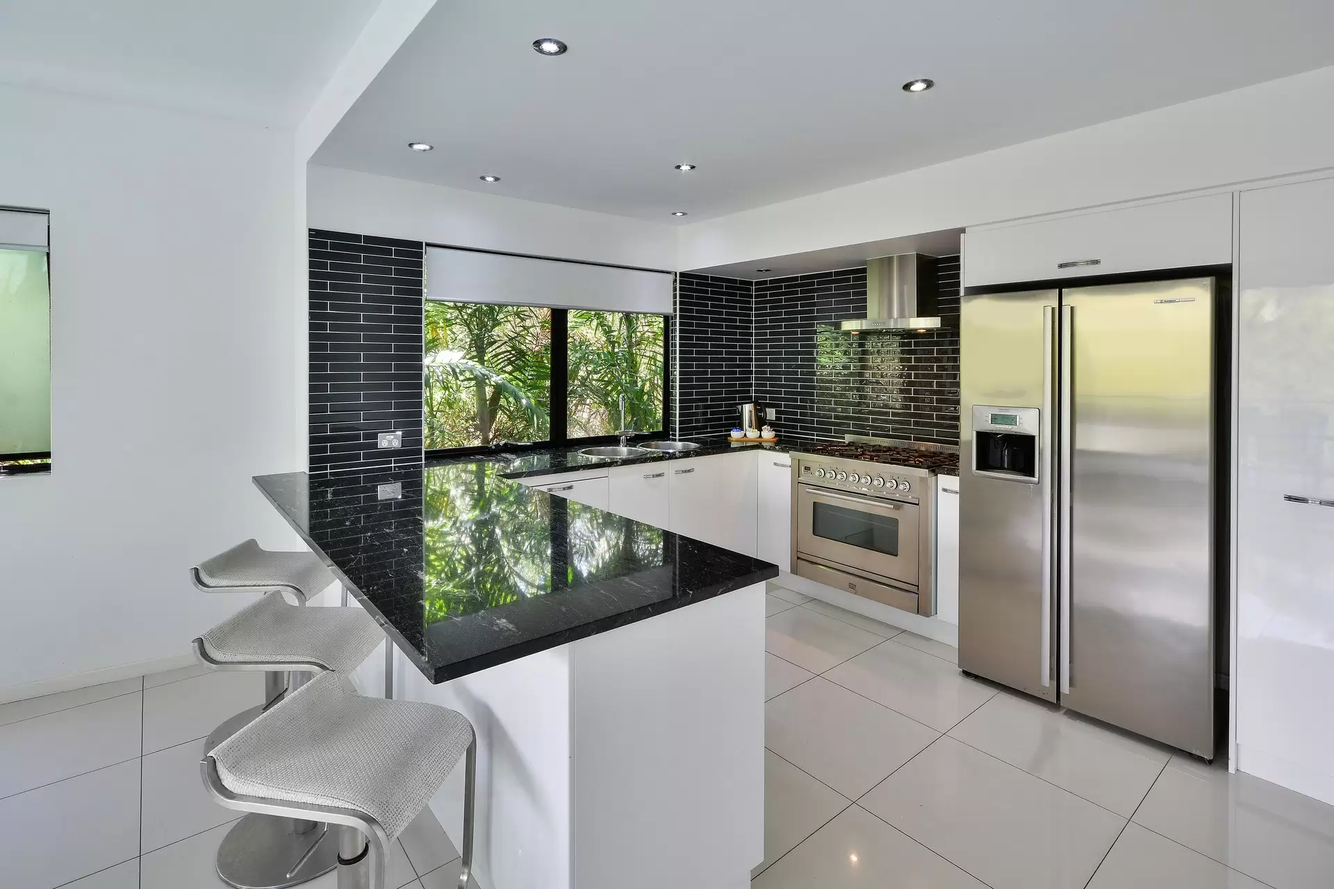 1 Banksia Court, Hamilton Island Sold by Queensland Sotheby's International Realty - image 1