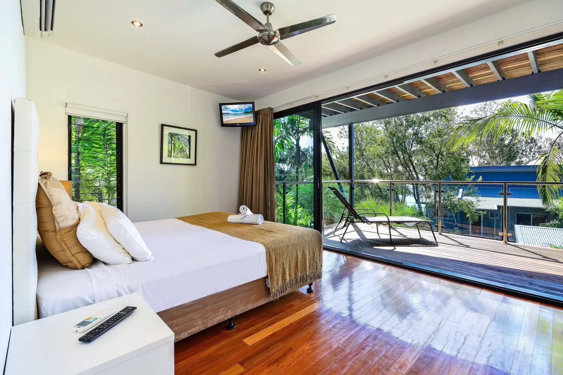 1 Banksia Court, Hamilton Island Sold by Queensland Sotheby's International Realty - image 1