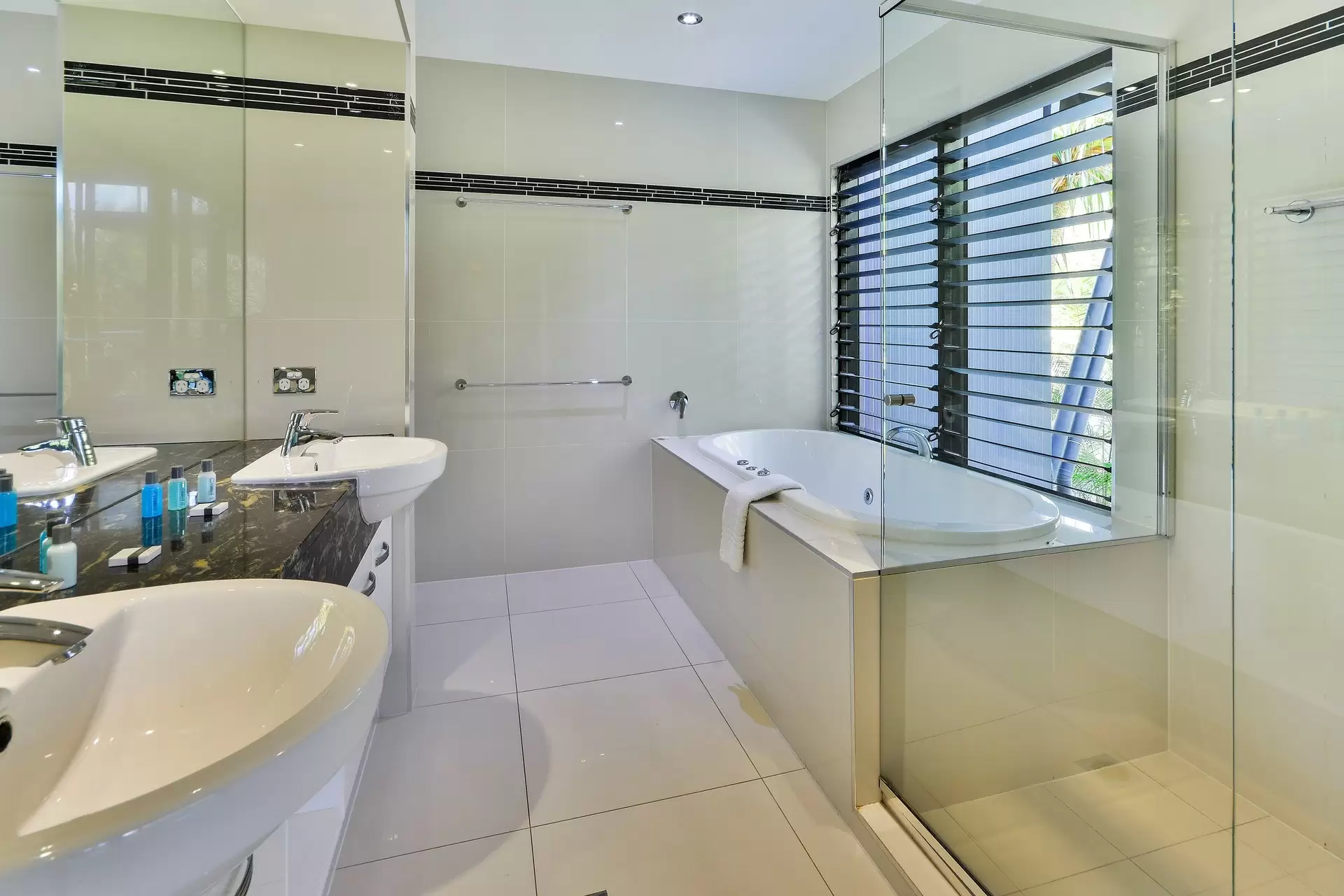 1 Banksia Court, Hamilton Island Sold by Queensland Sotheby's International Realty - image 1