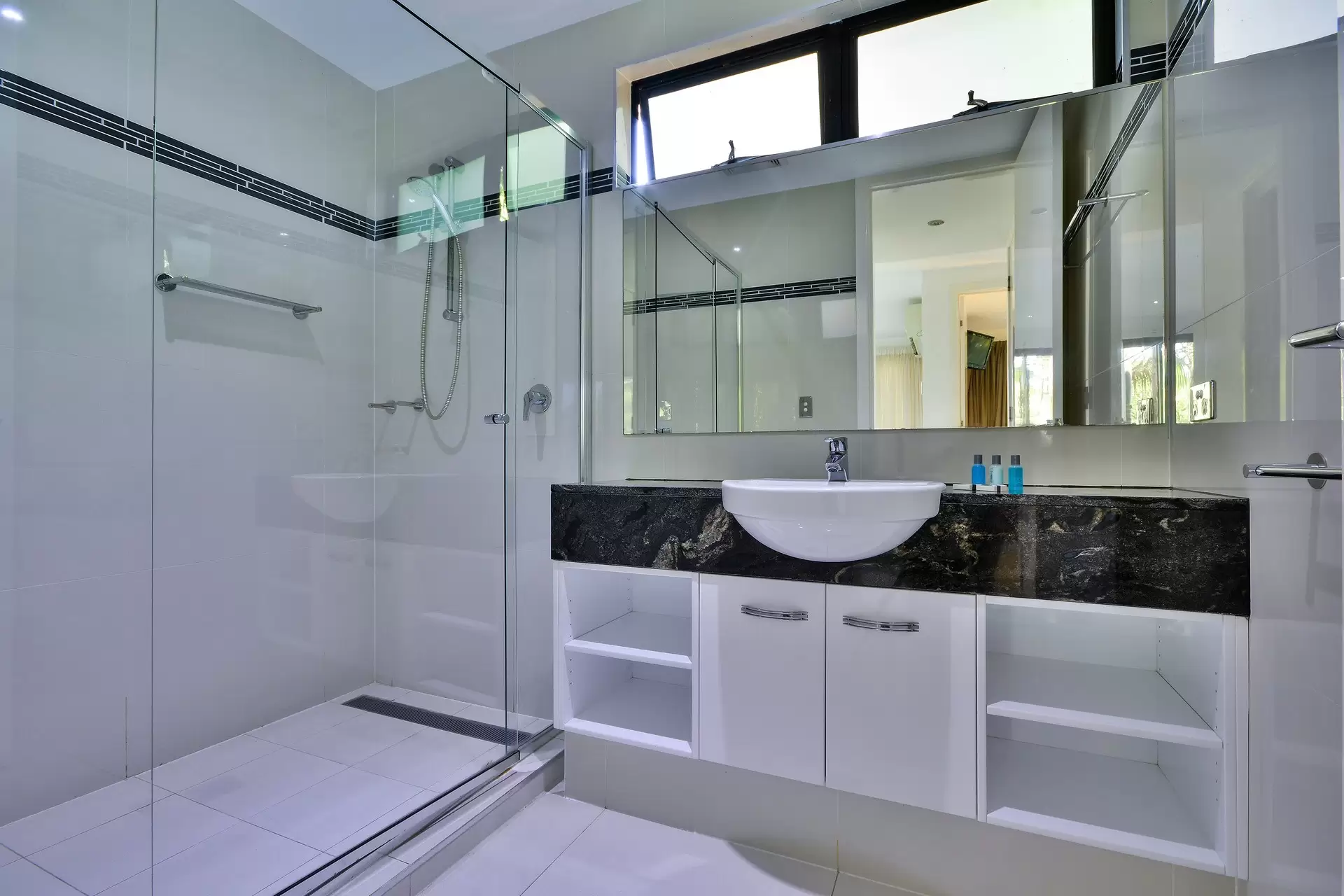 1 Banksia Court, Hamilton Island Sold by Queensland Sotheby's International Realty - image 1