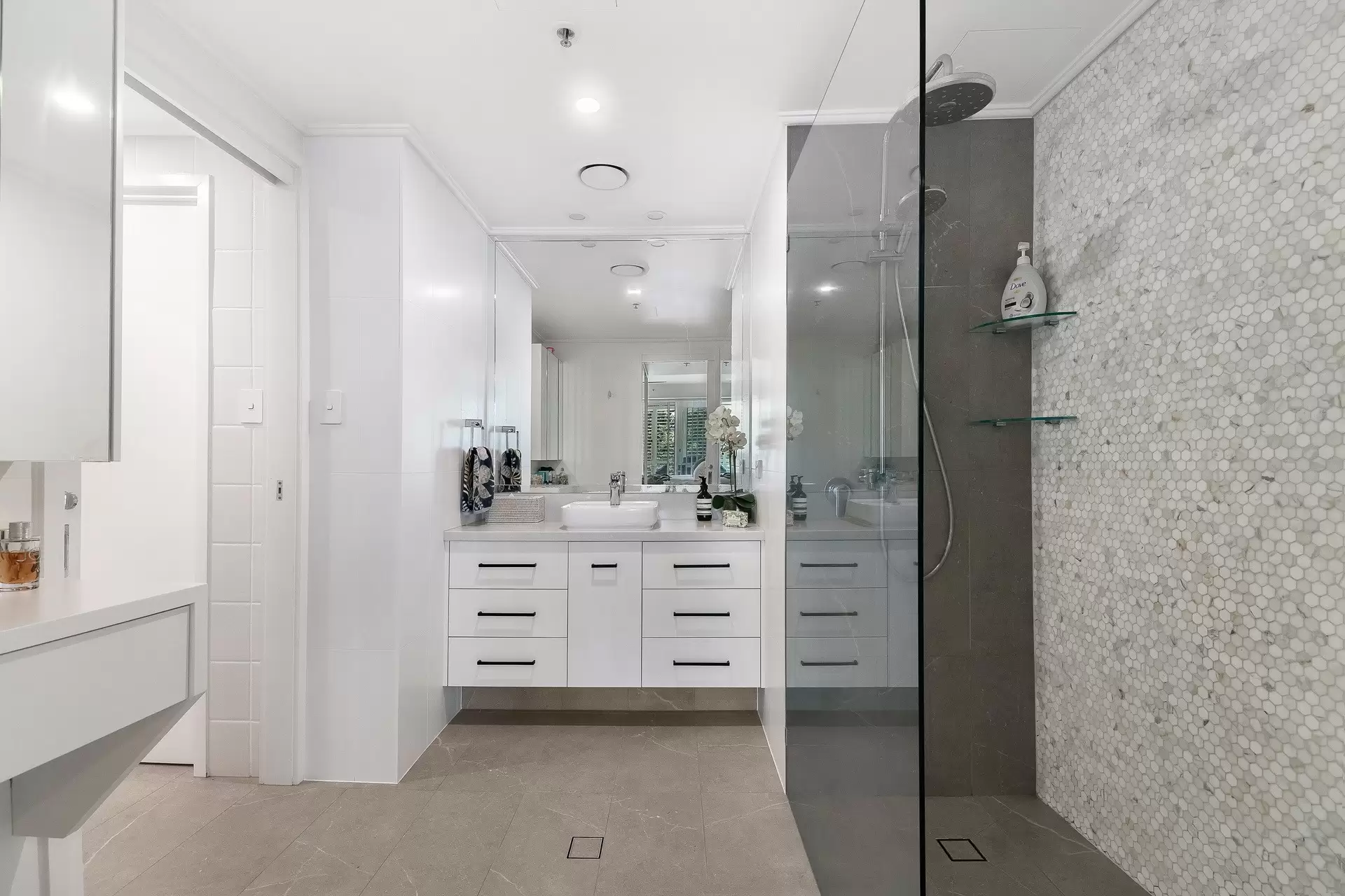 Level 2/1022/1 Lennie Avenue, Main Beach Sold by Queensland Sotheby's International Realty - image 1