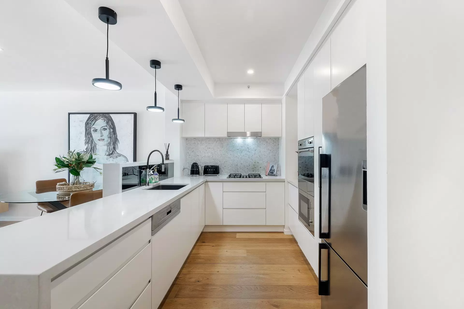 Level 2/1022/1 Lennie Avenue, Main Beach Sold by Queensland Sotheby's International Realty - image 1