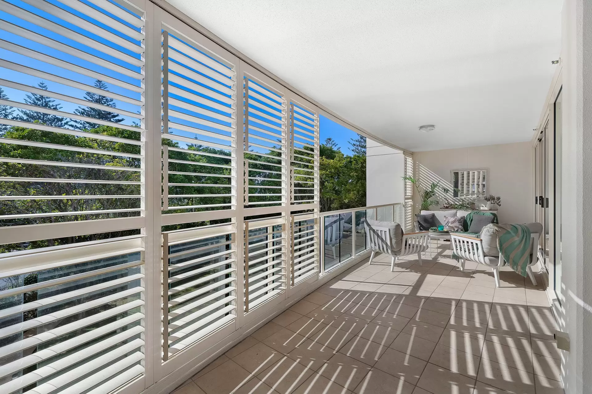 Level 2/1022/1 Lennie Avenue, Main Beach Sold by Queensland Sotheby's International Realty - image 1