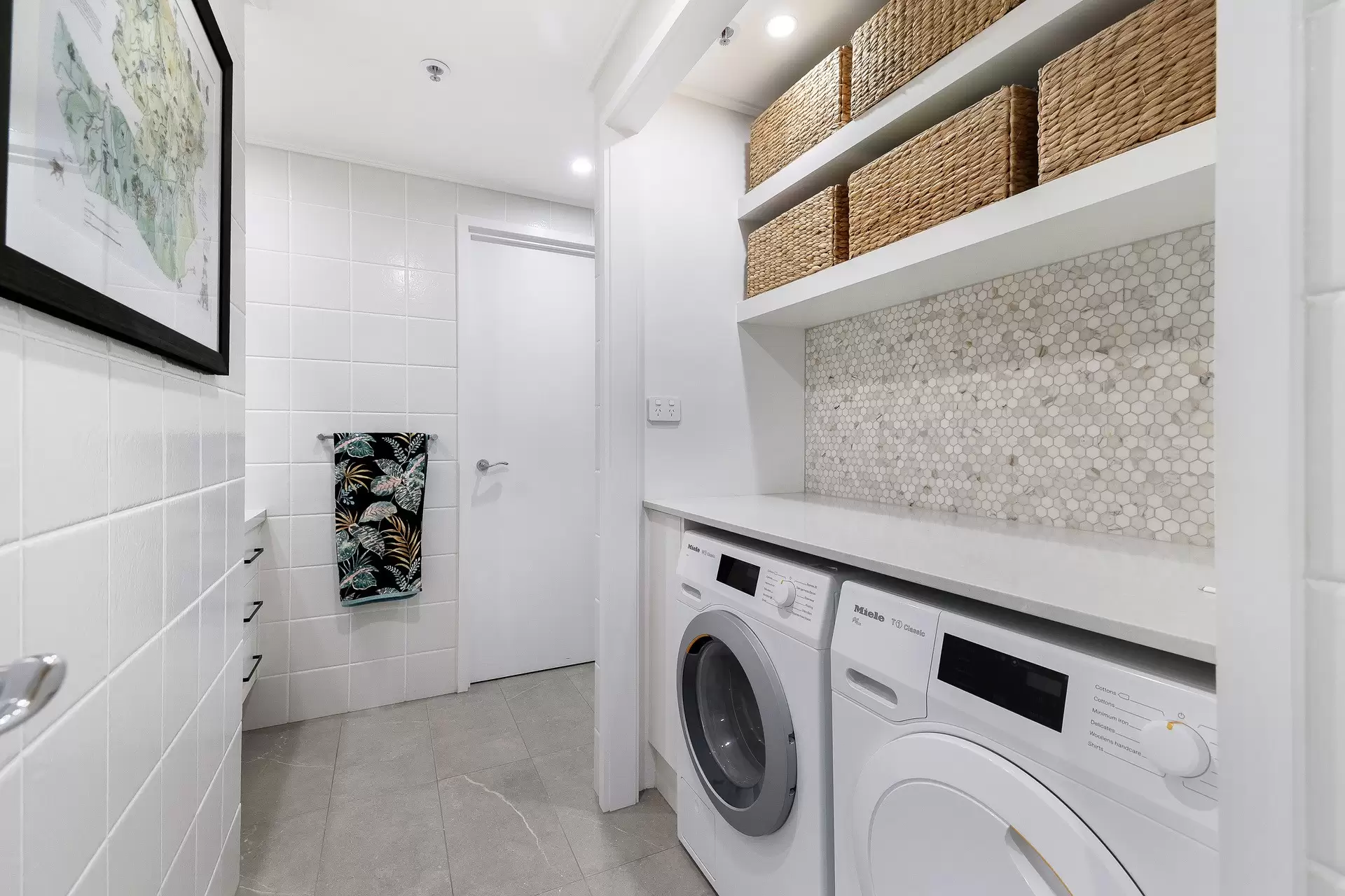 Level 2/1022/1 Lennie Avenue, Main Beach Sold by Queensland Sotheby's International Realty - image 1