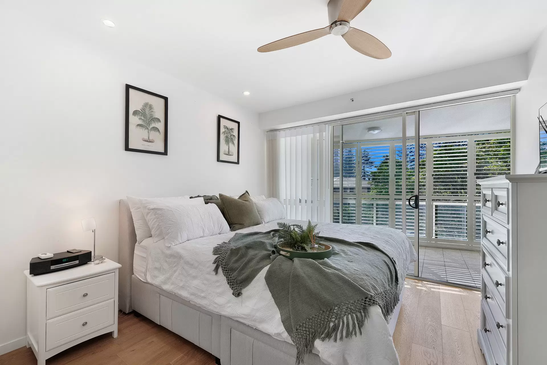Level 2/1022/1 Lennie Avenue, Main Beach Sold by Queensland Sotheby's International Realty - image 1