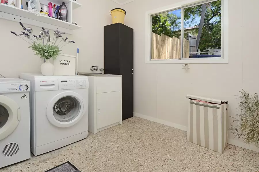 66 Carmel Street, Bardon Sold by Queensland Sotheby's International Realty - image 1
