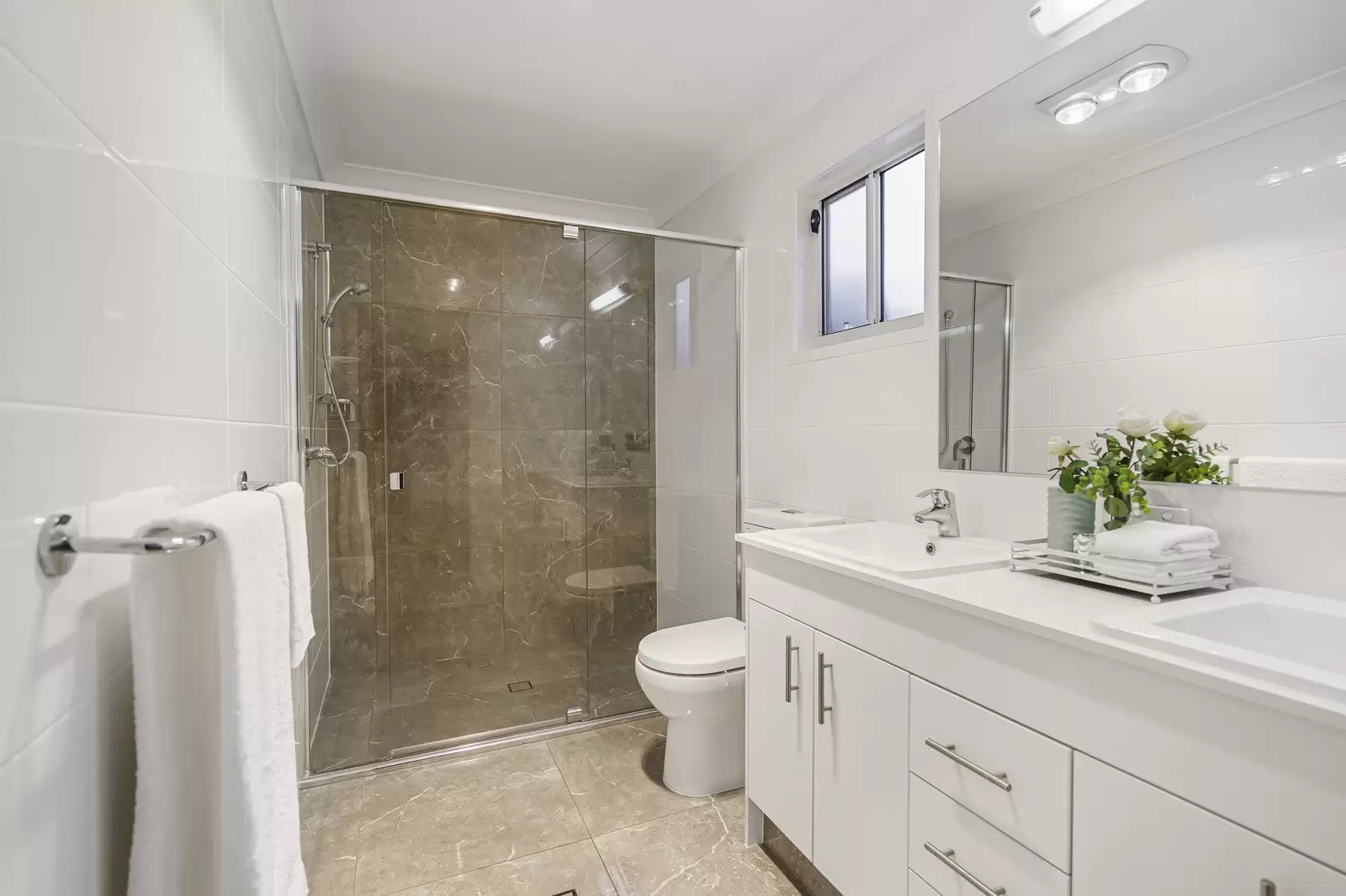 3/16 Bainbridge Street, Ormiston Sold by Queensland Sotheby's International Realty - image 1