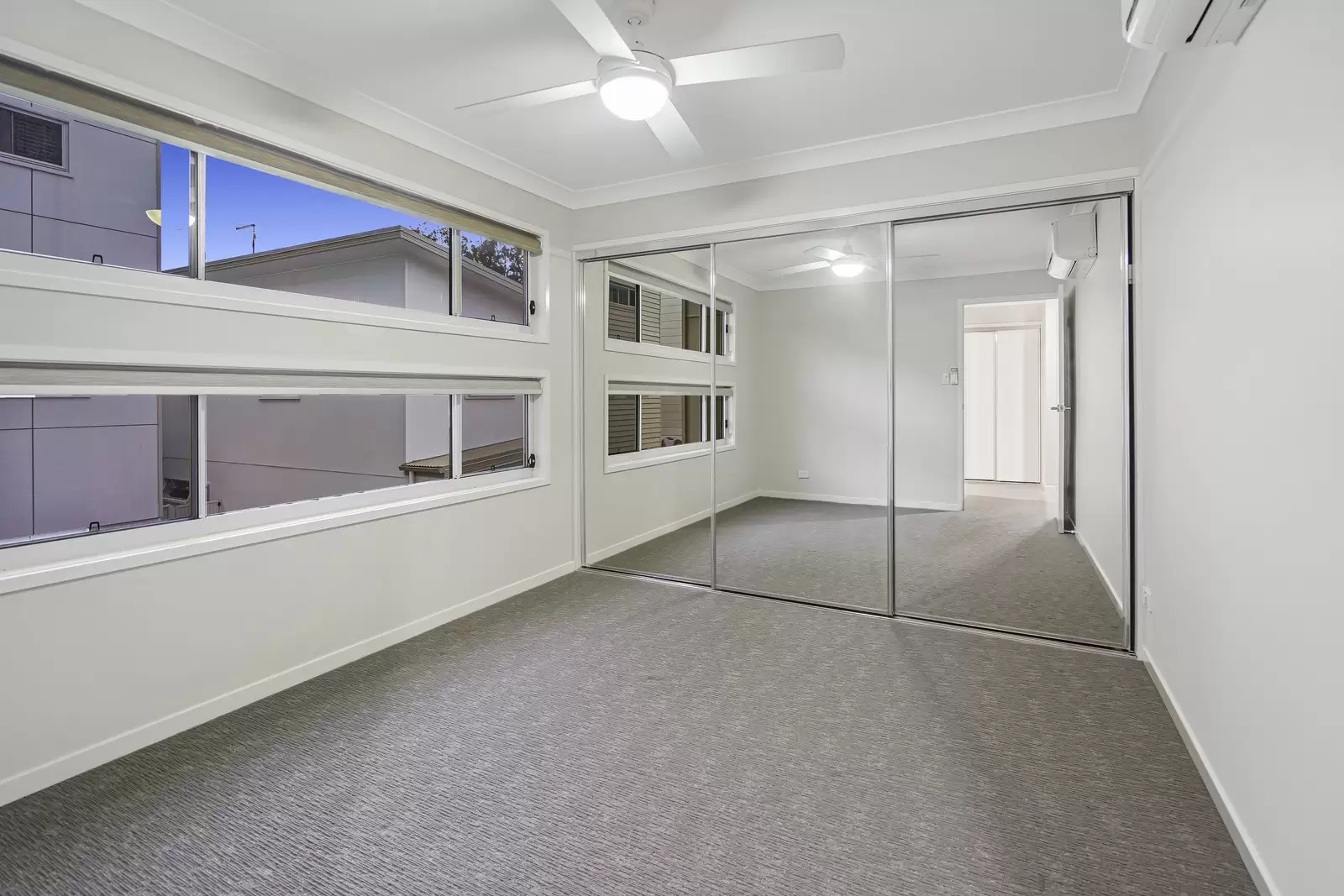 3/16 Bainbridge Street, Ormiston Sold by Queensland Sotheby's International Realty - image 1