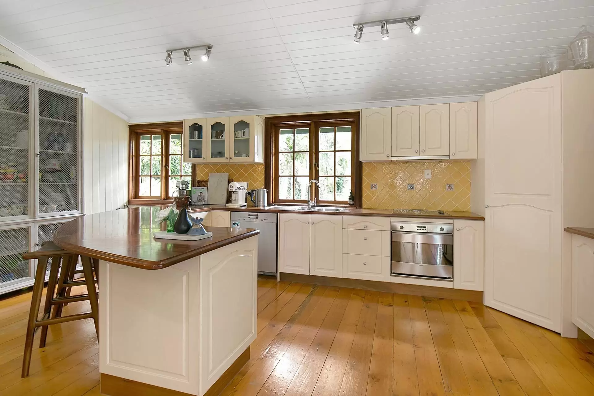 67 Laurel Avenue, Chelmer Sold by Queensland Sotheby's International Realty - image 1