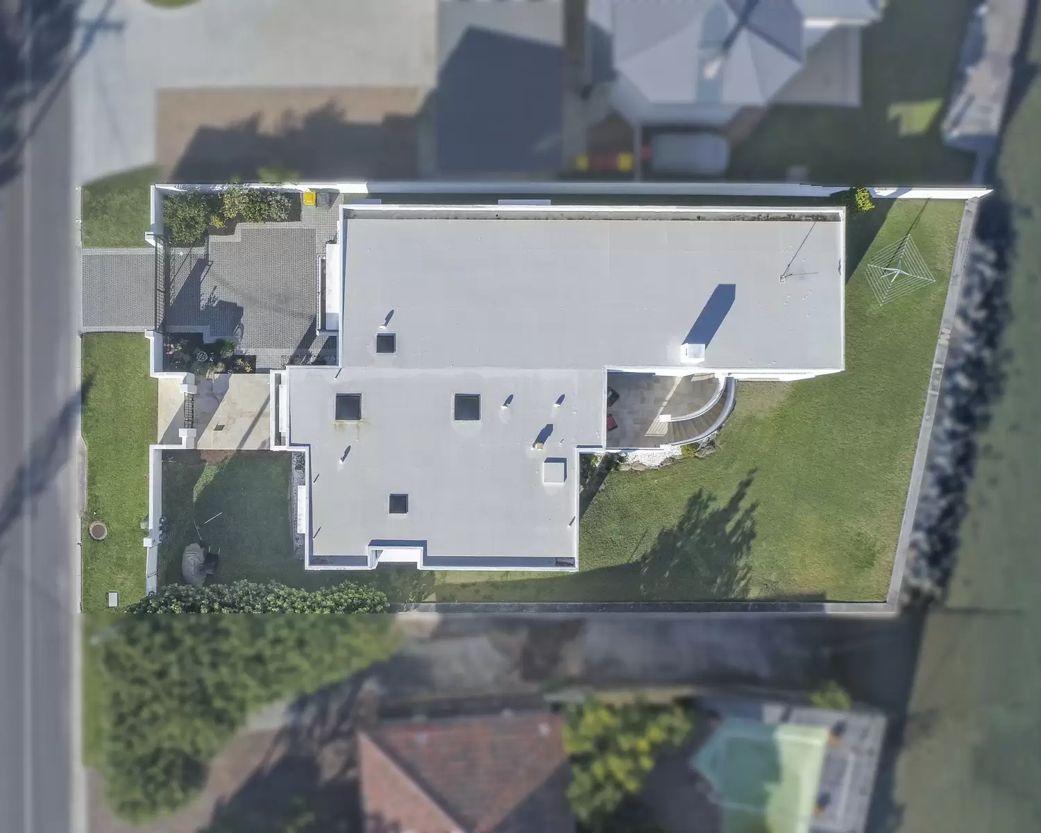 206 Shore Street North, Cleveland Sold by Queensland Sotheby's International Realty - image 1