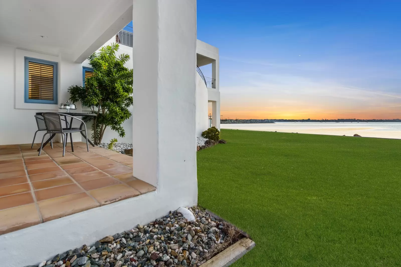 206 Shore Street North, Cleveland Sold by Queensland Sotheby's International Realty - image 1