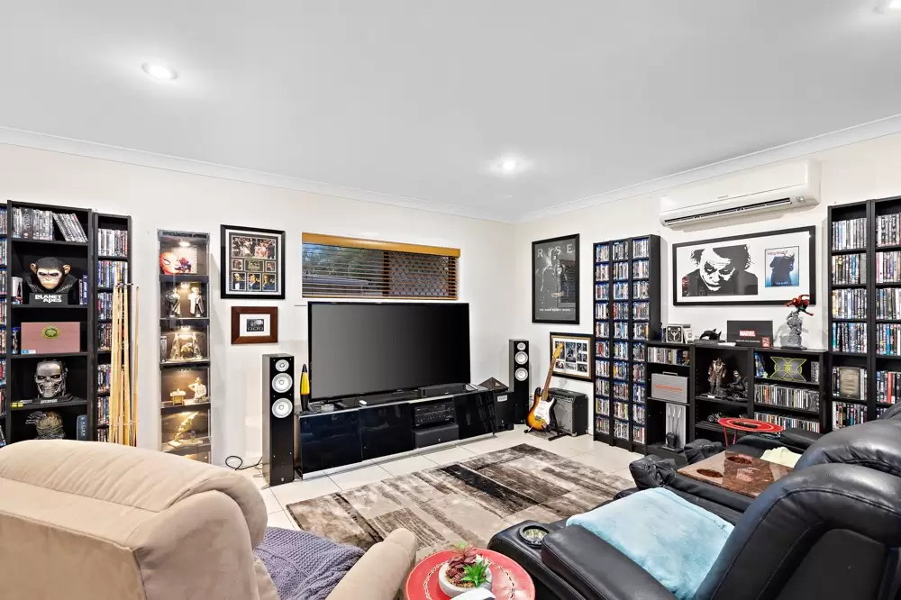 18 Moreton View Crescent, Thornlands Sold by Queensland Sotheby's International Realty - image 1