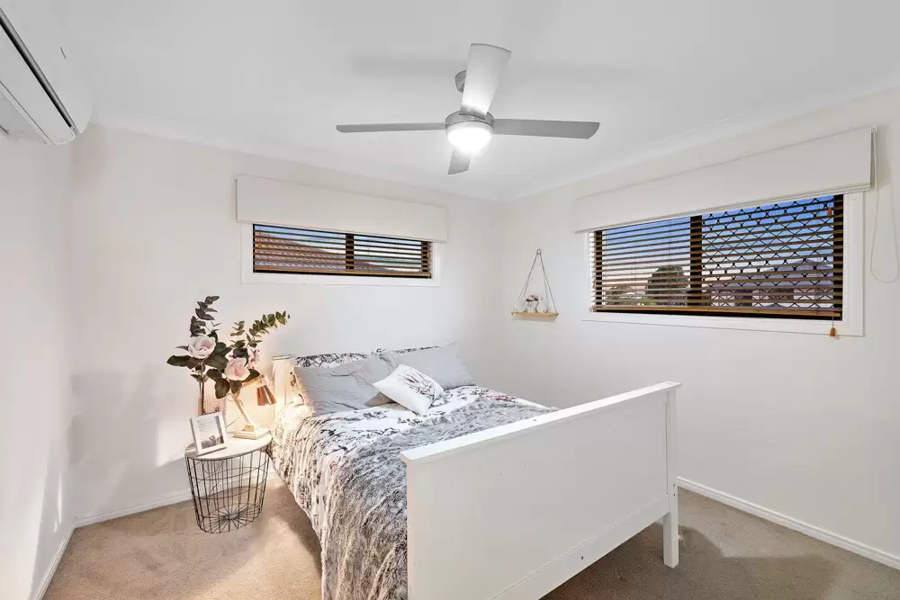 18 Moreton View Crescent, Thornlands Sold by Queensland Sotheby's International Realty - image 1