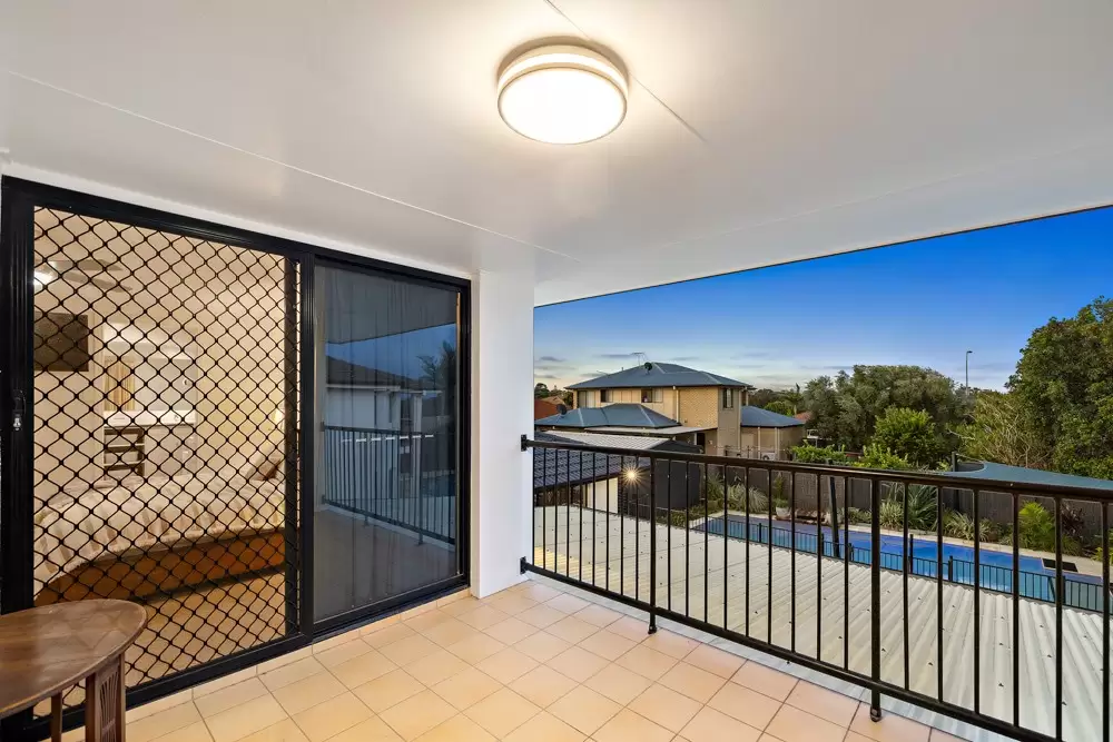 18 Moreton View Crescent, Thornlands Sold by Queensland Sotheby's International Realty - image 1