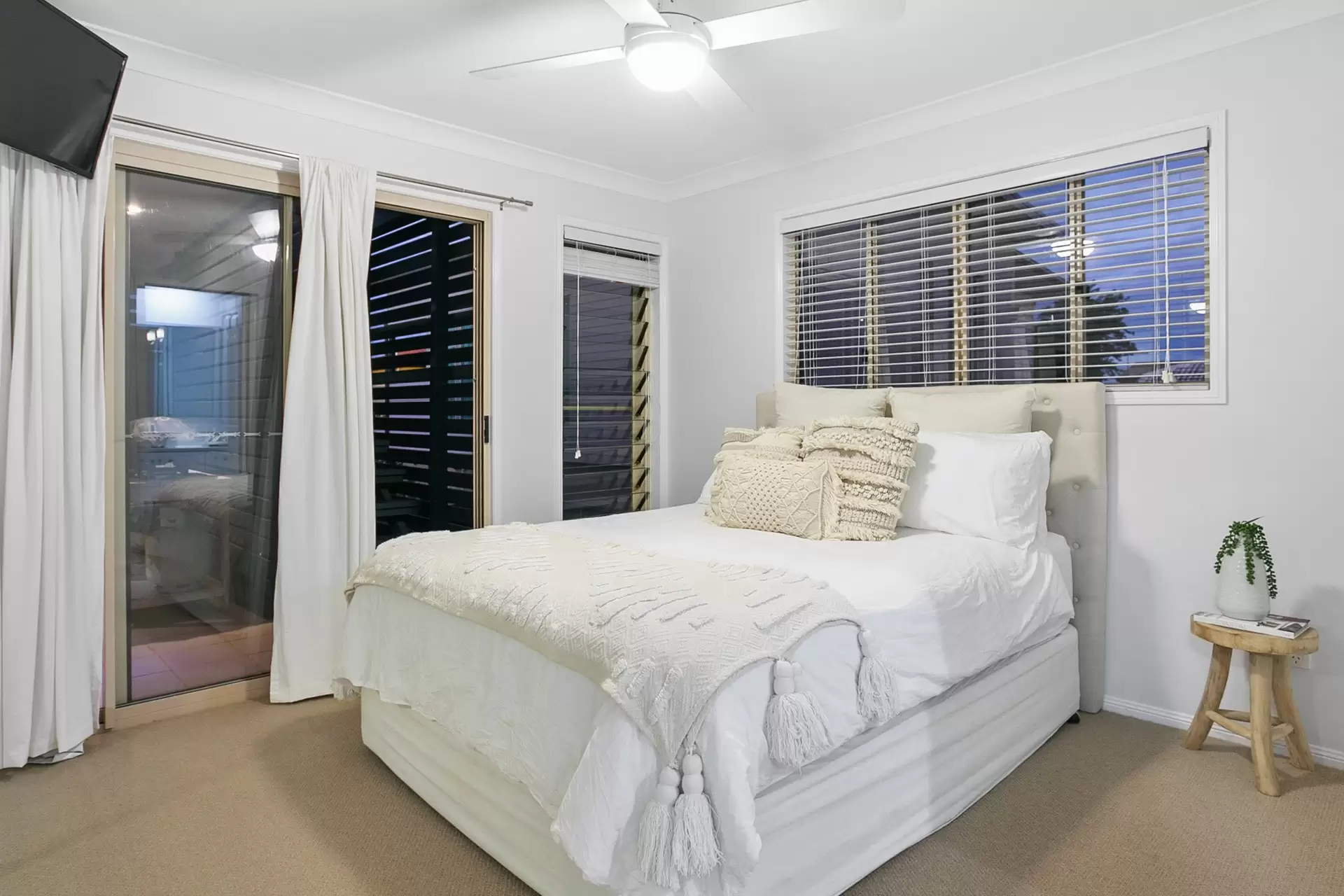 127 Gordon Street, Ormiston Sold by  - image 1