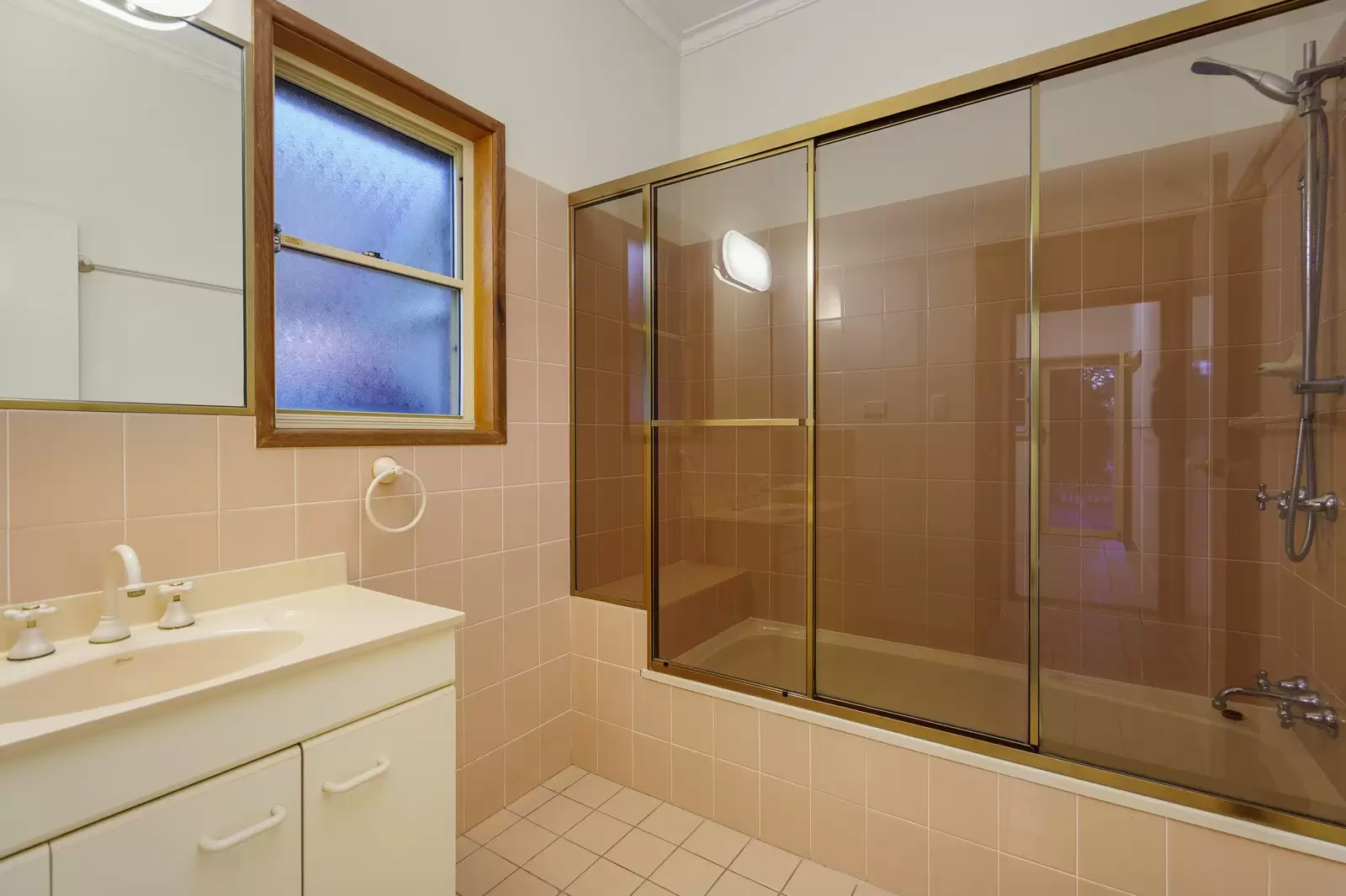 3 Romano Court, Ormiston Sold by Queensland Sotheby's International Realty - image 1