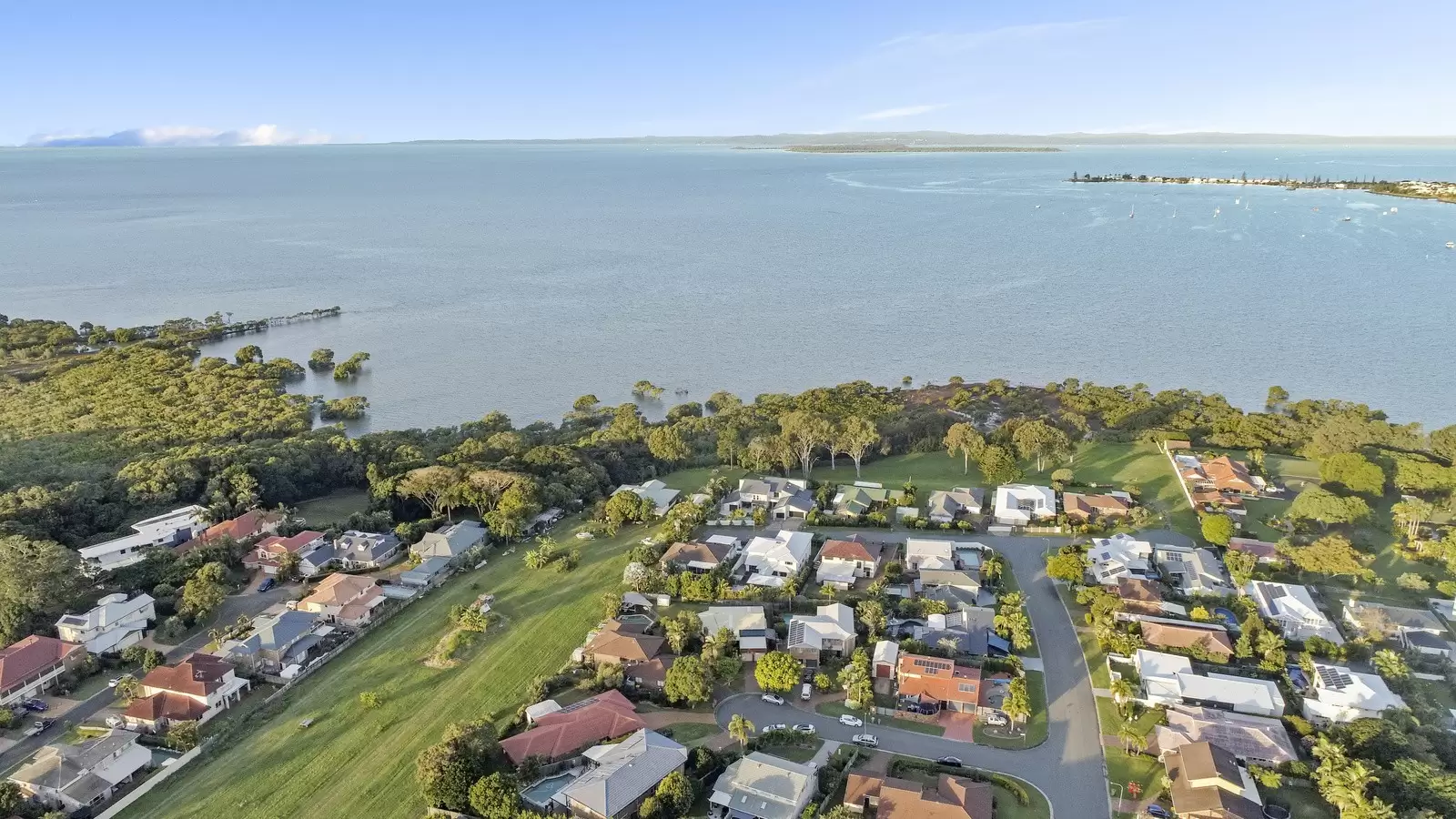 3 Romano Court, Ormiston Sold by Queensland Sotheby's International Realty - image 1