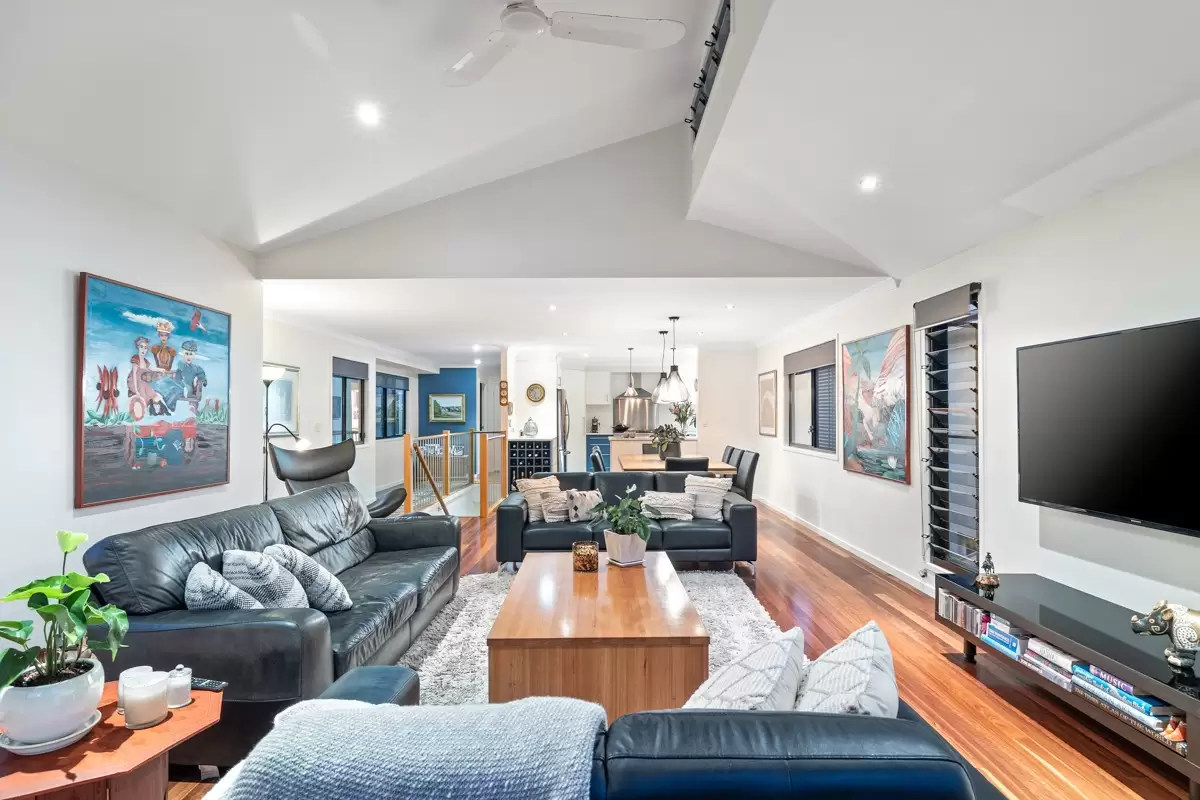 4 Cowley Street, Ormiston Sold by  - image 1