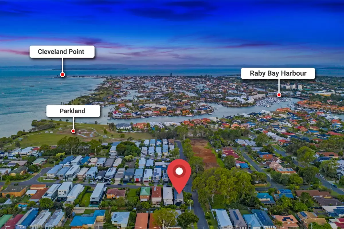 4 Cowley Street, Ormiston Sold by Queensland Sotheby's International Realty - image 1