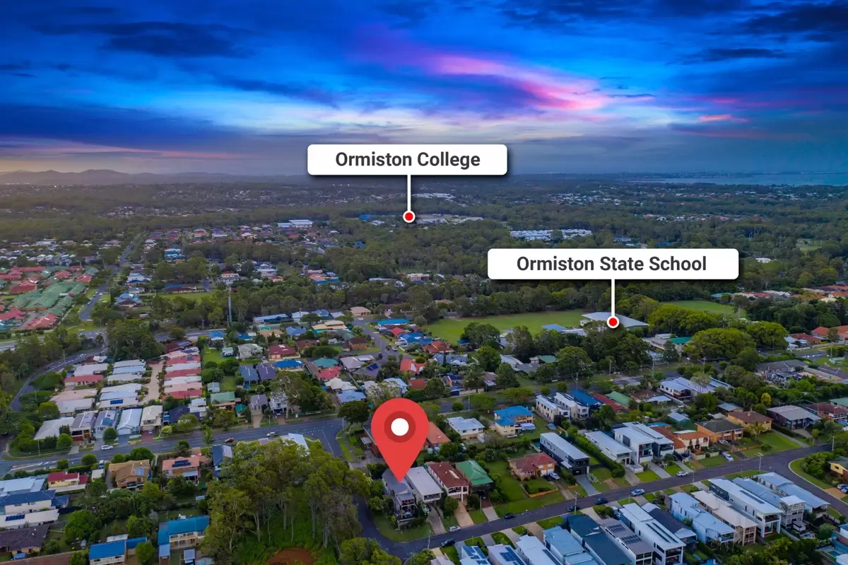 4 Cowley Street, Ormiston Sold by Queensland Sotheby's International Realty - image 1