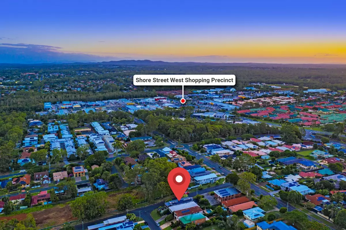 4 Cowley Street, Ormiston Sold by Queensland Sotheby's International Realty - image 1