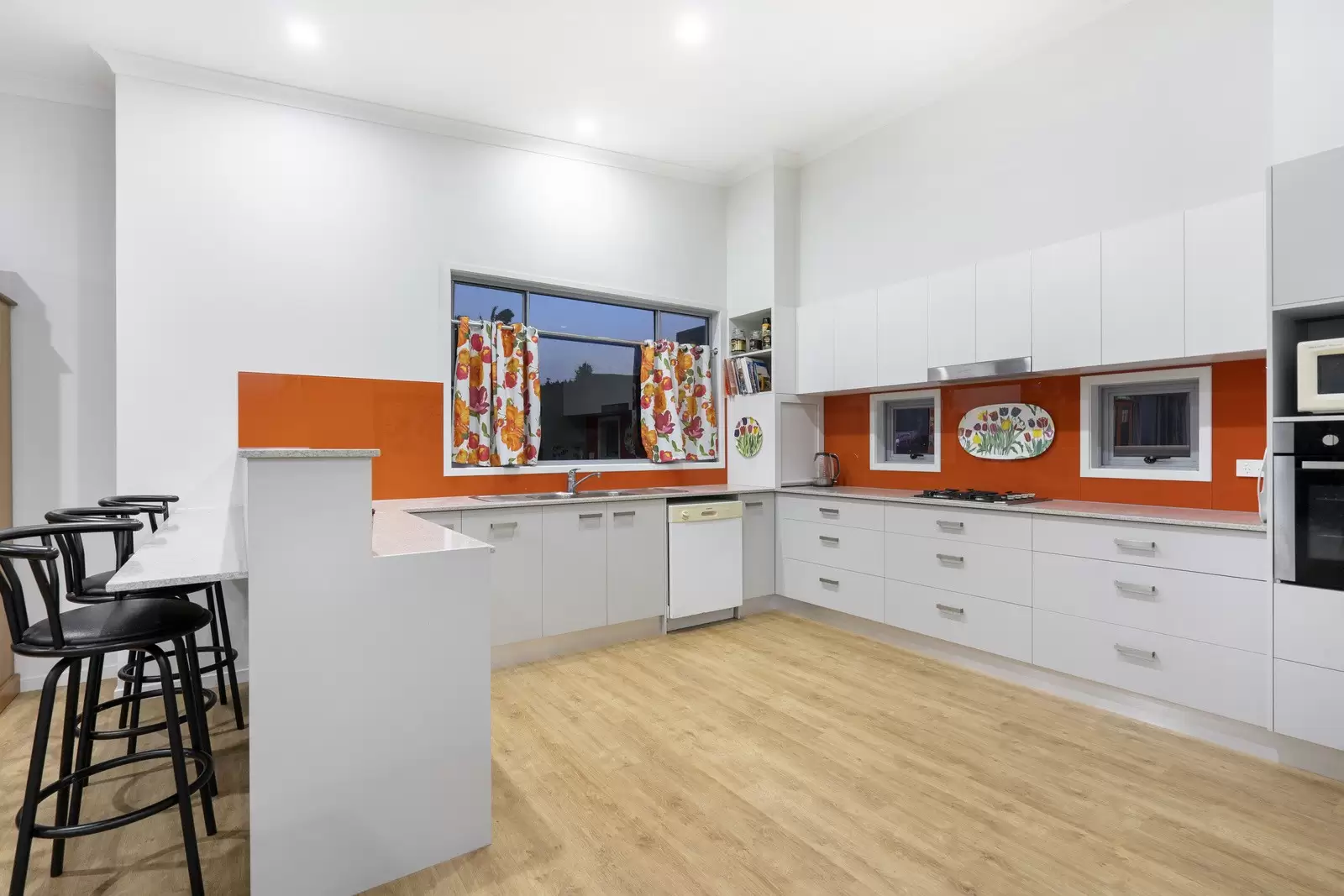 3 Dundas Street, Ormiston Sold by Queensland Sotheby's International Realty - image 1