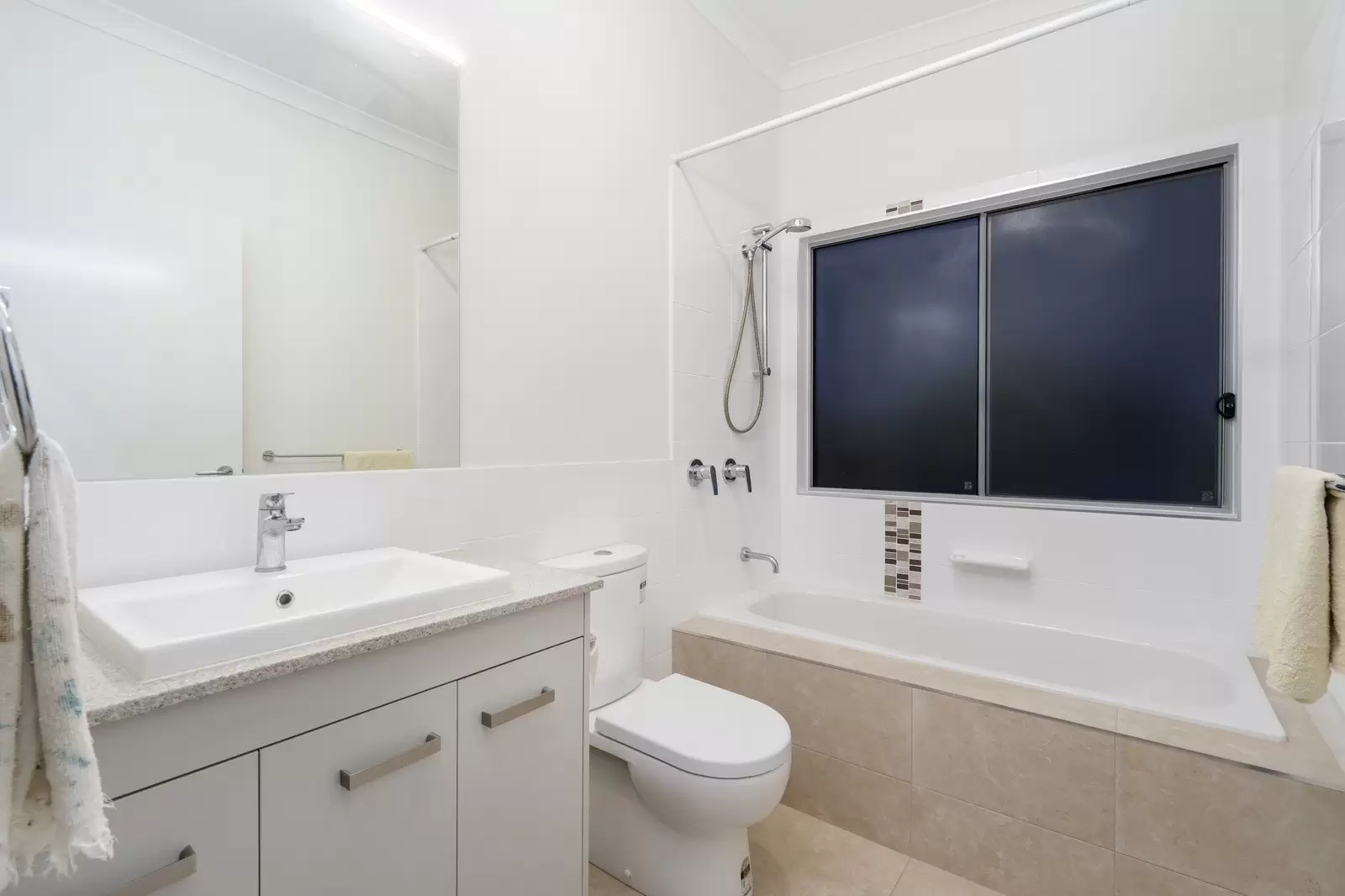 3 Dundas Street, Ormiston Sold by Queensland Sotheby's International Realty - image 1