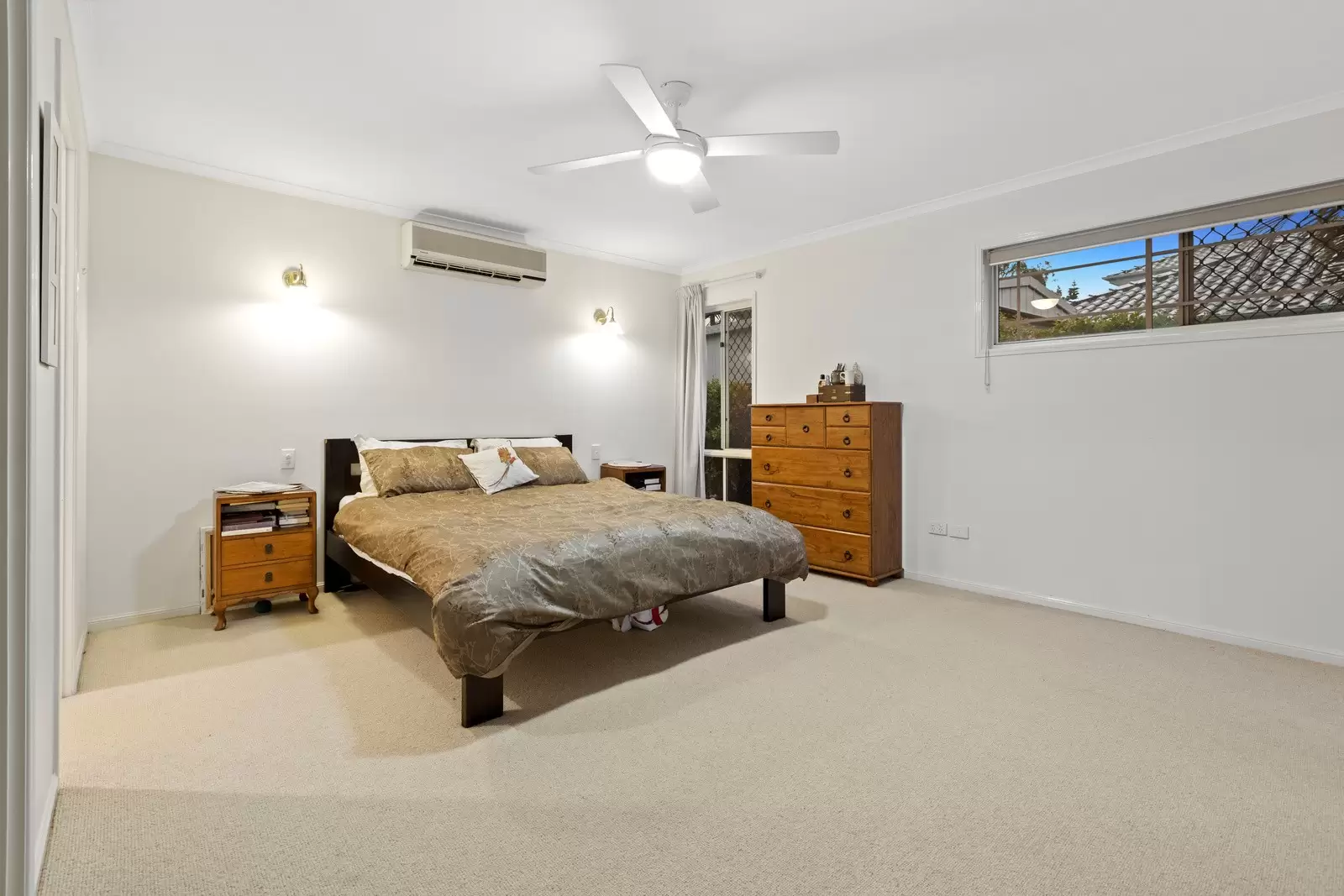 4 Sirocco Court, Ormiston Sold by Queensland Sotheby's International Realty - image 1
