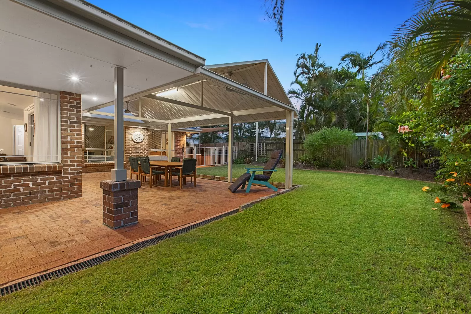 4 Sirocco Court, Ormiston Sold by Queensland Sotheby's International Realty - image 1