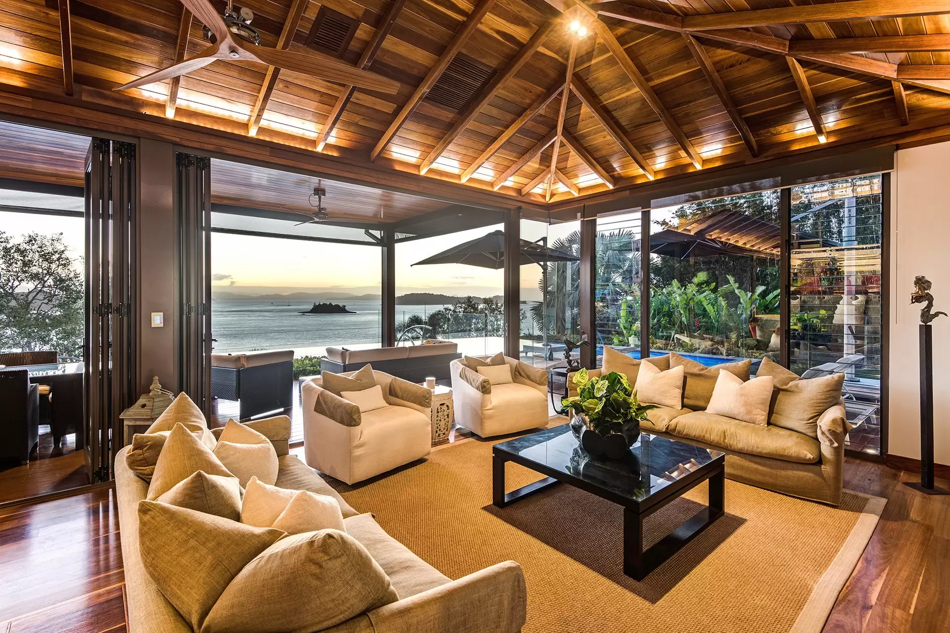 1 Plum Pudding Close, Hamilton Island Sold by  - image 1