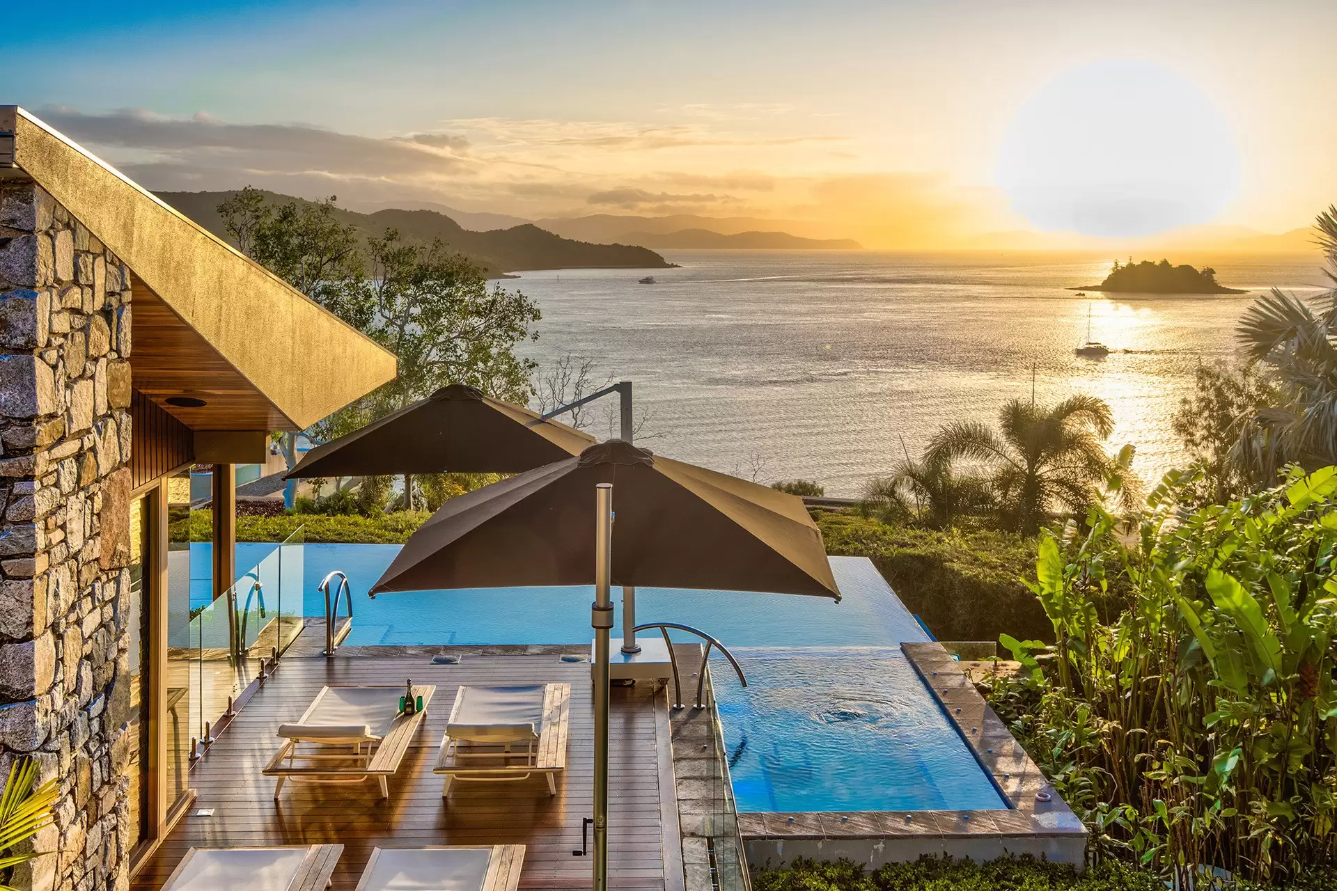 1 Plum Pudding Close, Hamilton Island Sold by  - image 1