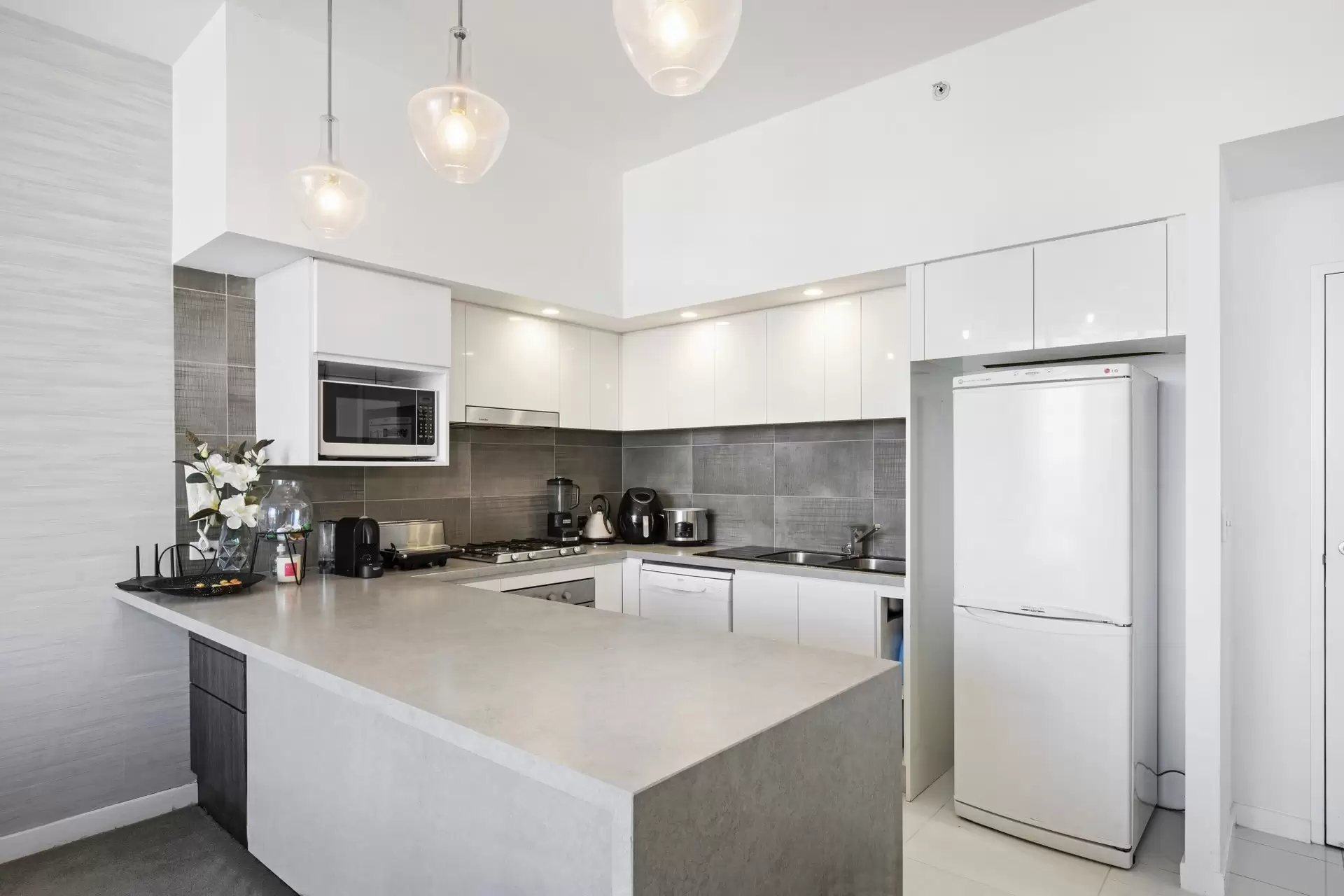 33804/56 Scarborough Street, Southport Sold by Queensland Sotheby's International Realty - image 1