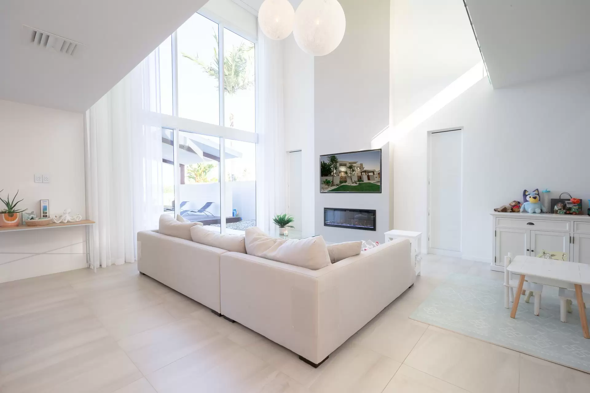 3 Cascade Drive, Port Douglas Sold by Queensland Sotheby's International Realty - image 1