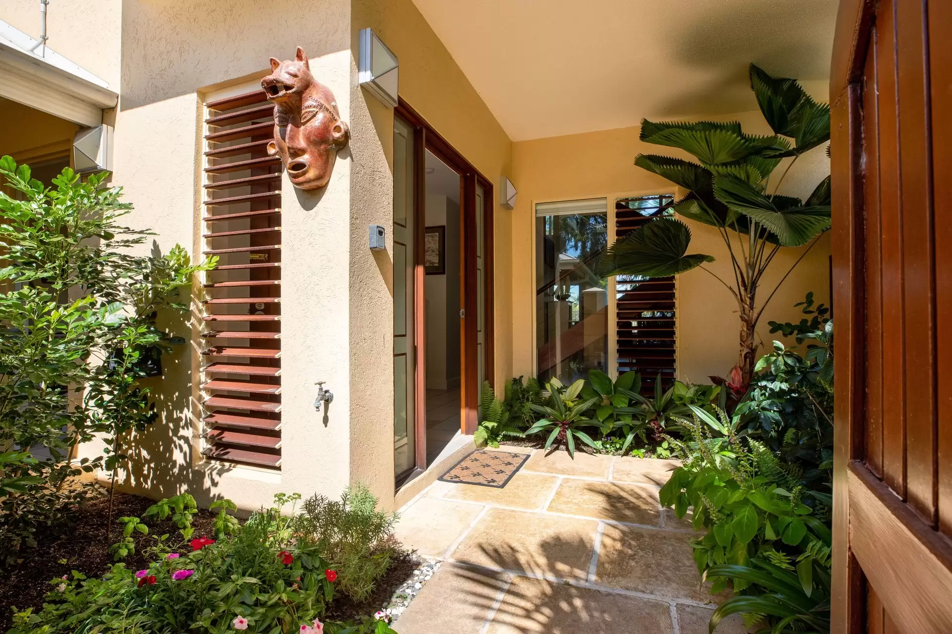 7/24-70 Hutchings Road, Port Douglas Sold by  - image 1