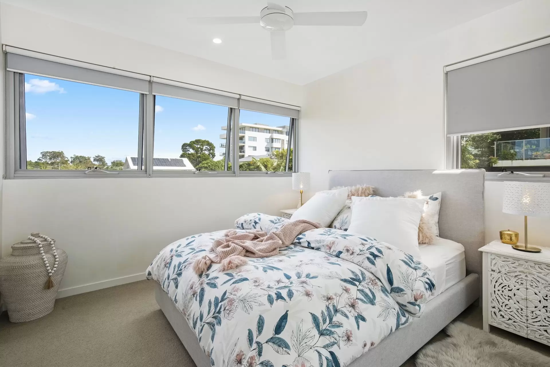 306/30 Brighton Parade, Southport Sold by  - image 1