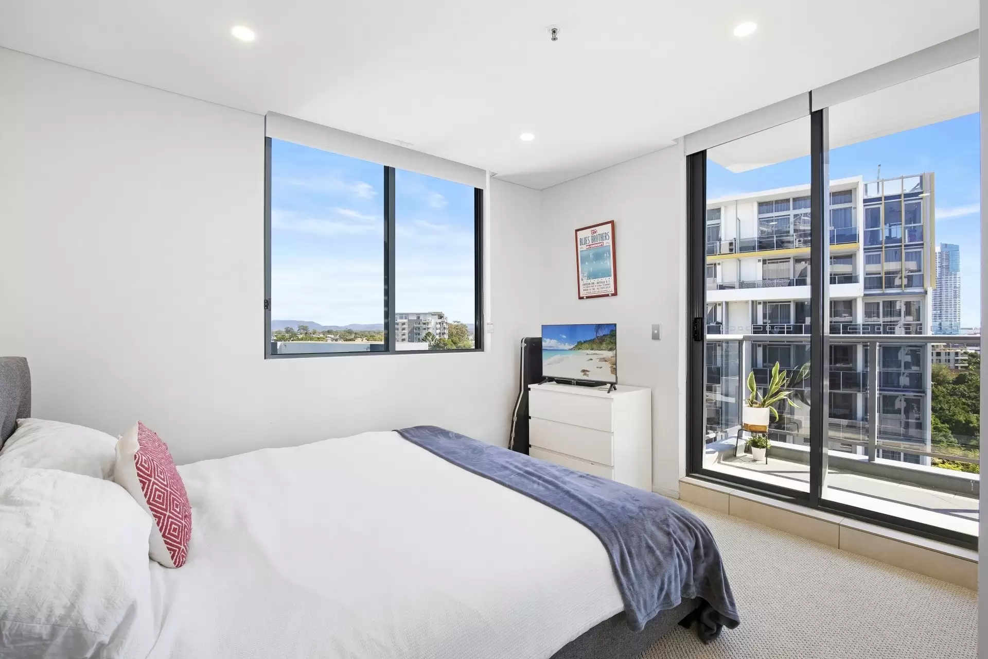 903/1 Aqua Street, Southport Sold by  - image 1