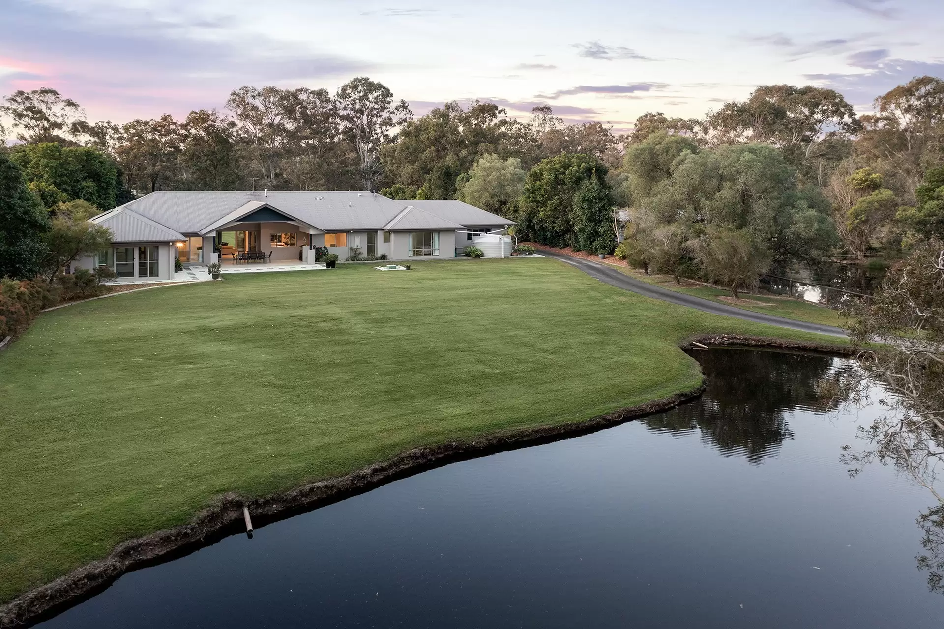 79 Formosa Road, Belmont Sold by Queensland Sotheby's International Realty - image 1