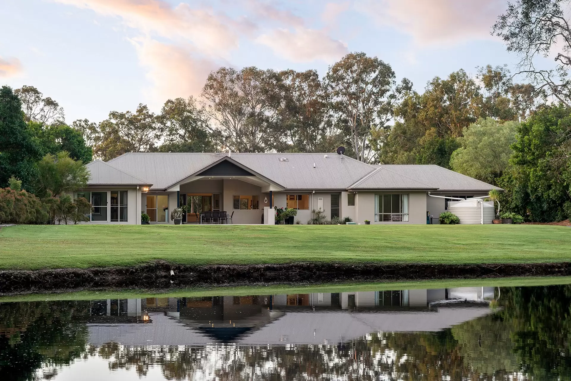 79 Formosa Road, Belmont Sold by Queensland Sotheby's International Realty - image 1