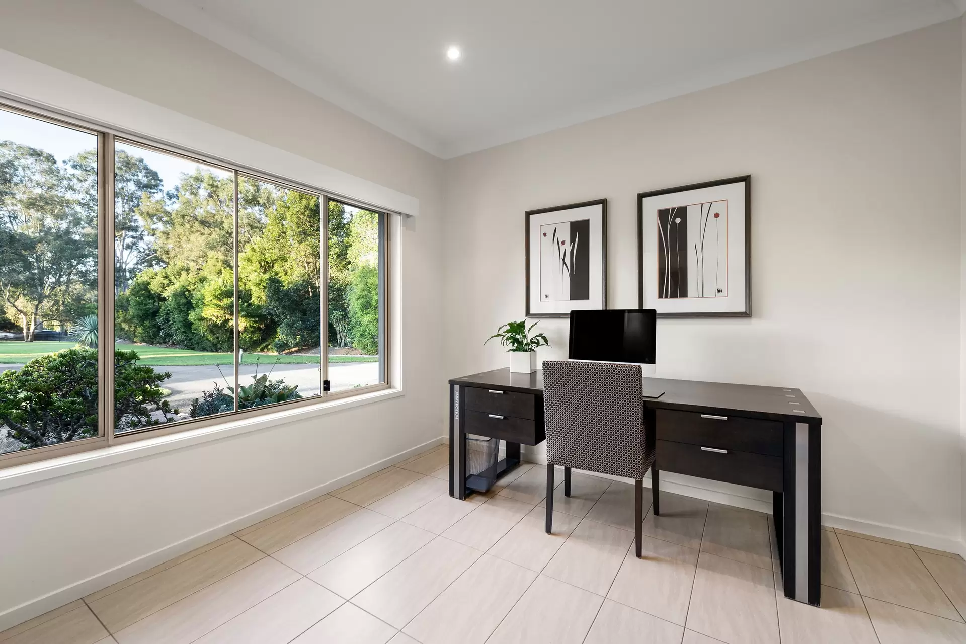 79 Formosa Road, Belmont Sold by Queensland Sotheby's International Realty - image 1