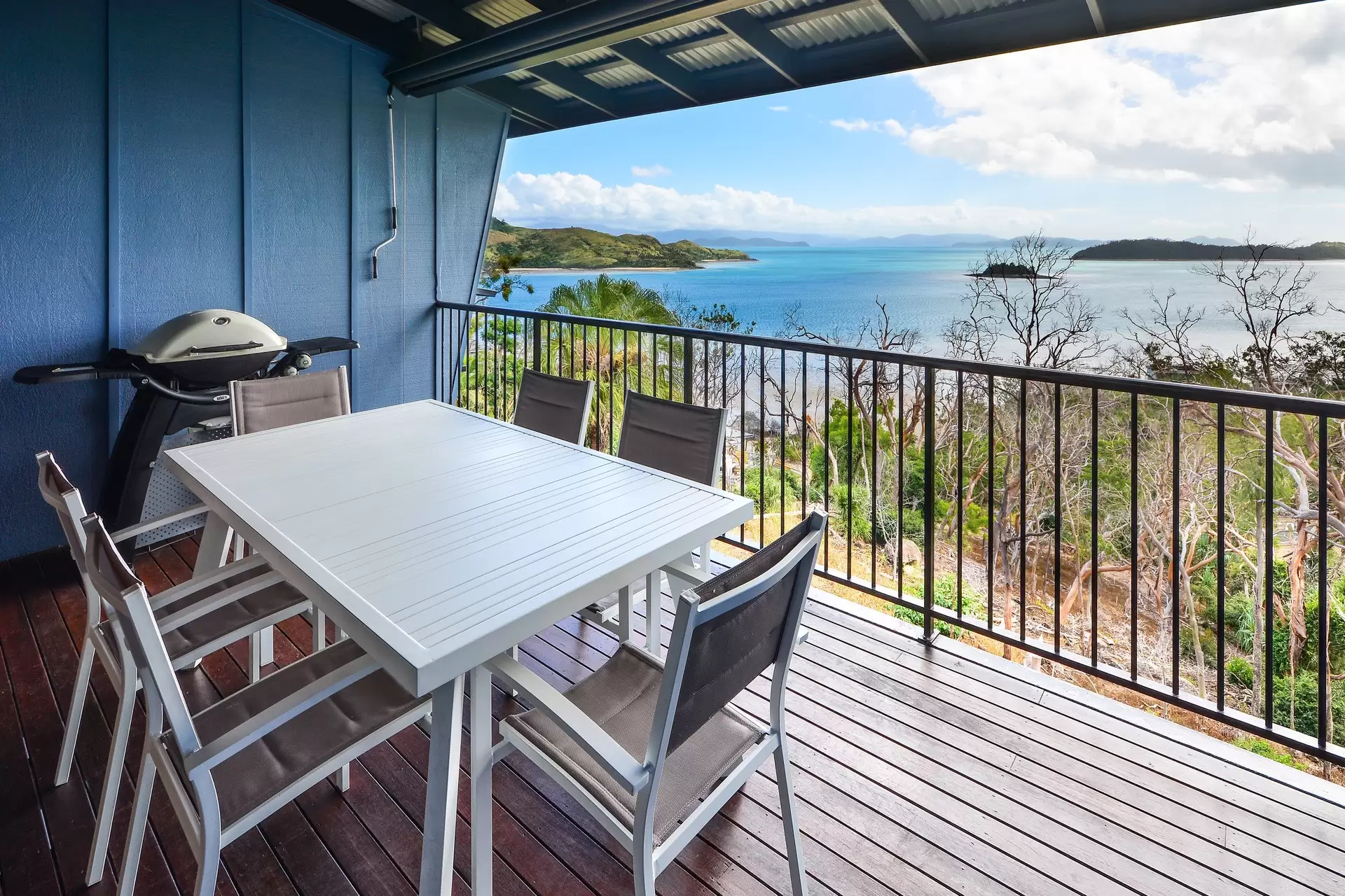 15/7 Acacia Drive, Hamilton Island Sold by Queensland Sotheby's International Realty - image 1
